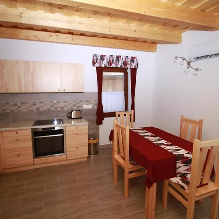 Boni * Hegykő
